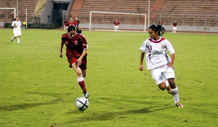 منتخب النسوي للكرة يتطلع الى بلوغ نهائي العرب عبر البحرين