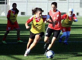 المنتخب النسوي يلتقي نظيره المصري بنهائي كأس العرب 