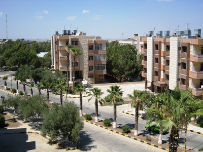  سكن جامعة اليرموك بلا ماء  ..  !