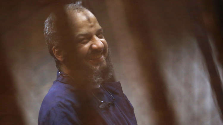 مصر  ..  البلتاجي يضحك بسخرية والمحكمة ترد بقسوة!