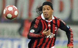رونالدينيو : ميلان متخوف من الهزيمة أمام الريال في دوري أبطال أوروبا