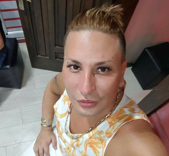 هواري منار ..  المغني الذي توفي أثناء عملية تجميل ..  إليك قصة حياته!