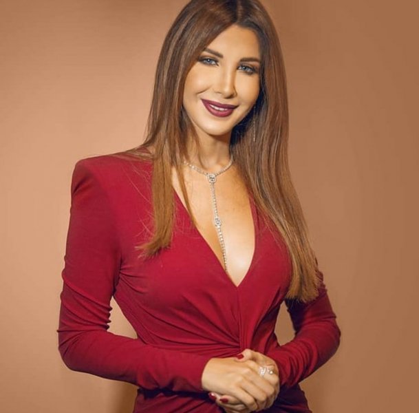 نانسي عجرم تشن هجوما على الحكومة اللبنانية 