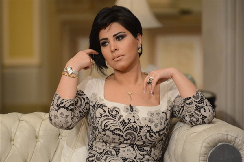 بالفيديو  ..  سخط من شمس الكويتية بعد ظهورها شبه عارية