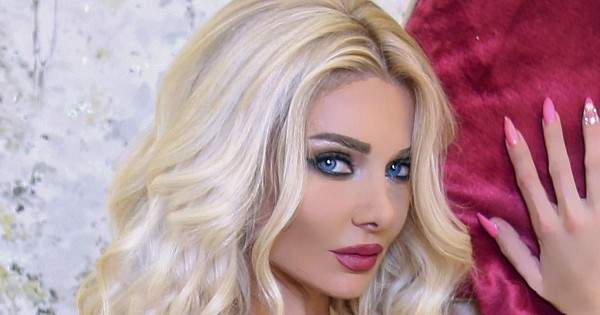 ميريام كلينك تحدث ضجة بـ«شورتها القصير» ! .. شاهد 
