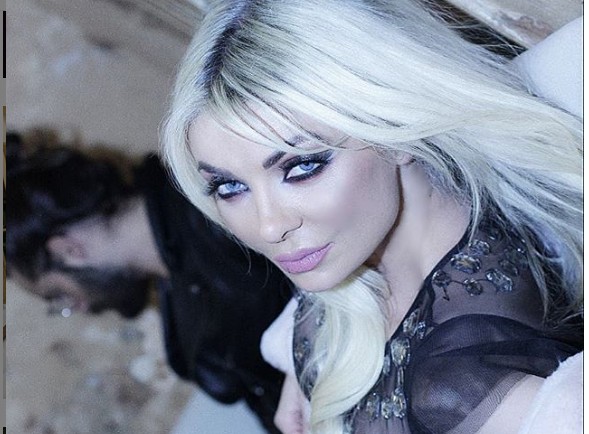 ميريام كلينك تطلق على نفسها لقبًا جديدًا!  ..  صورة 