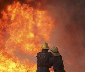 حريق في مستودع مواد تموينية في عمان
