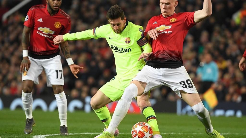 برشلونة يفوز على مانشستر يونايتد ويقترب من التأهل