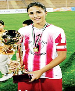 القريني تعلن اعتزالها اللعب رسميا