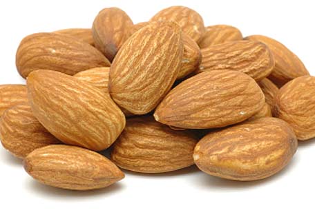 اللوز يعالج داء السكري وأمراض القلب