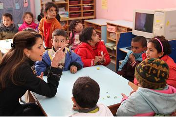 الملكة رانيا تزور مدرستيّ ابو نصير وصافوط