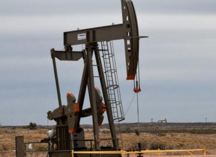 برميل النفط الأميركي دون الـ15 دولاراً في السوق الآسيوية