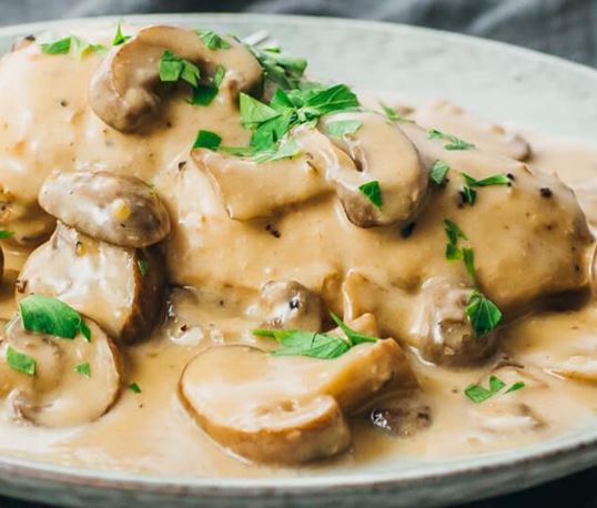 طريقة عمل الدجاج بالفطر