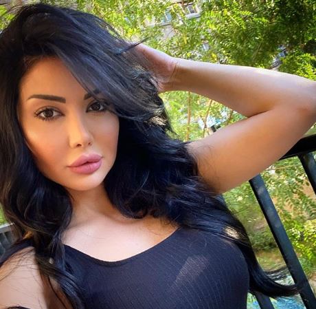 صورة مثيرة جدا لـ جميلة باب الحارة على شاطئ البحر.. شاهد