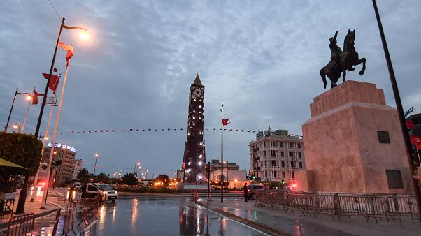 تونس تفرض إجراءات جديدة لمجابهة تفشي كورونا