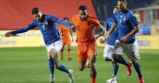 إيطاليا تتخلى عن الصدارة أمام هولندا