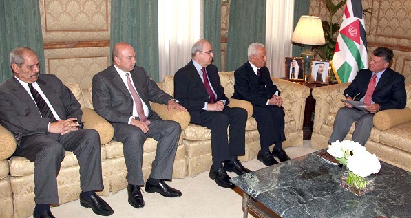 الملك يلتقي لجنة تعديل الدستور ويؤكد : حريصون على بناء الأردن الجديد