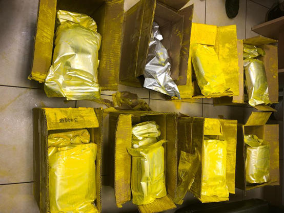 إحباط محاولتي تهريب مخدرات في المطار