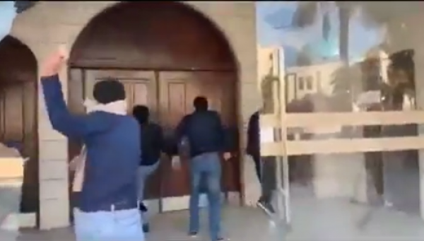 تحطيم ديوان عشيرة في عمان