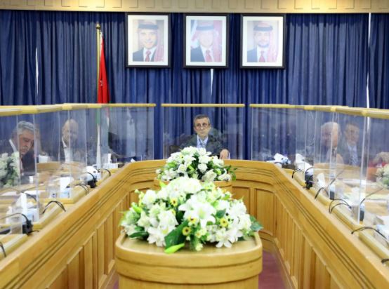 لجنة العمل في الأعيان تبحث واقع سوق العمل