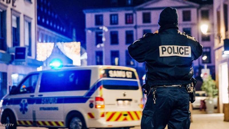وزير الداخلية الفرنسي يتفاخر بإغلاق 12 مسجدًا