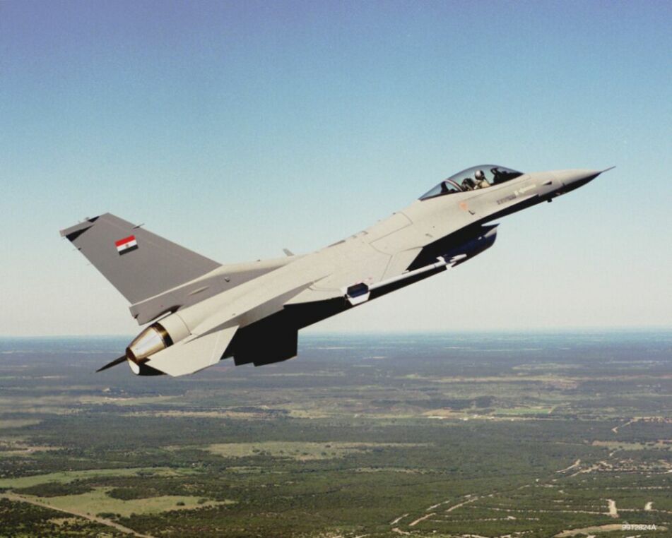 الطائرات الحربية المصرية تنقل اسئلة الثانوية العامة للمحافظات !