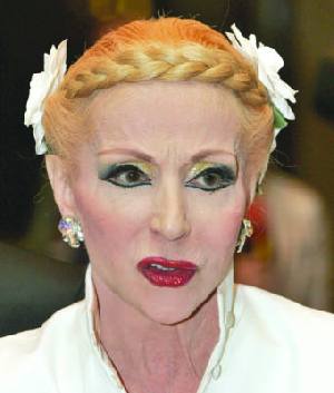 الشحرورة عروس للمرة الثامنة ! 