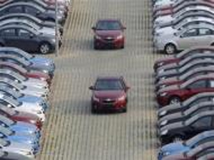 نمو ضعيف لمبيعات السيارات بأمريكا