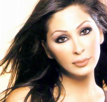 إليسا تنتهى من تصوير "تصدق بمين"