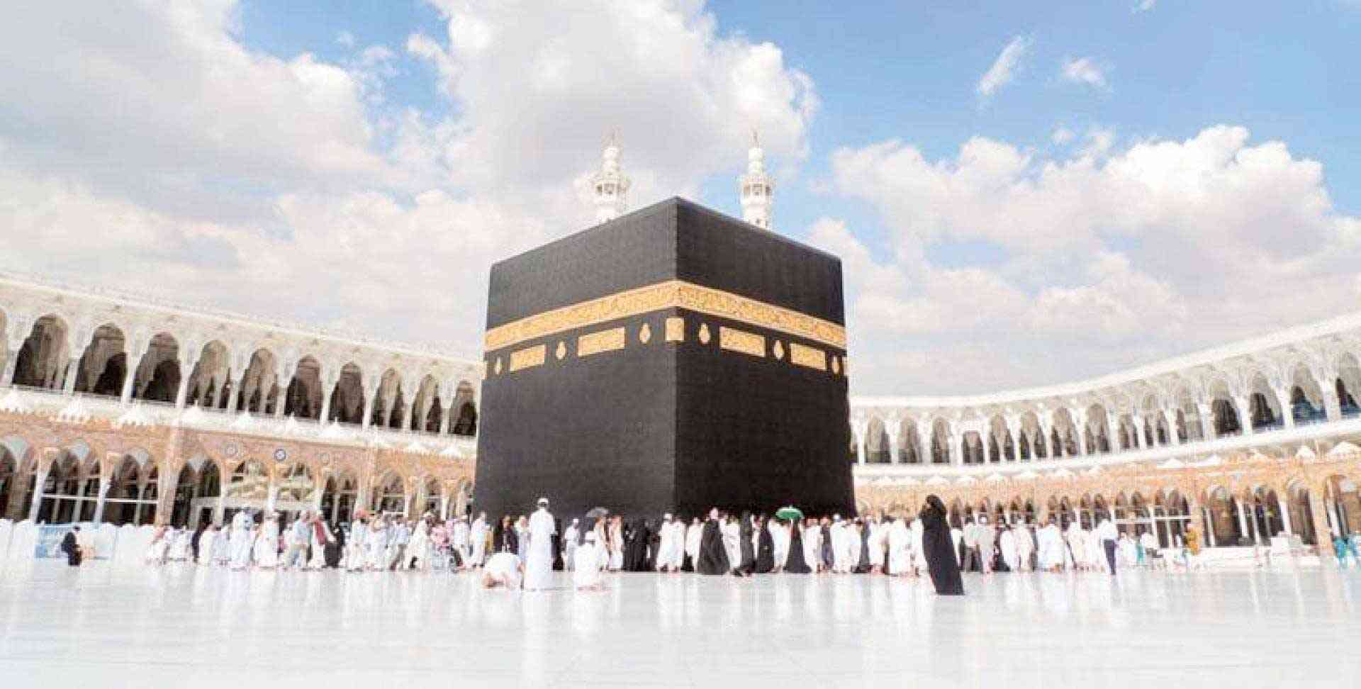  السعودية تستقبل أول أفواج العمرة