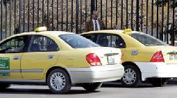 الاردن : سائق تاكسي يعيد 8 آلاف دينار لصاحبها نسيها في مركبته