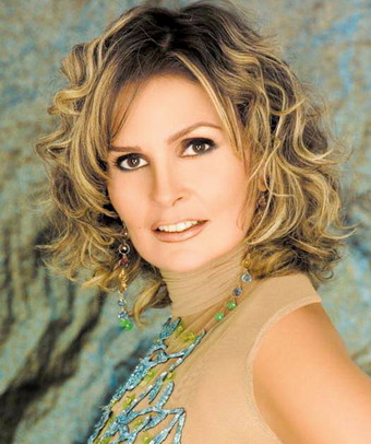 يسرا : أواجه الحسد بقراءة القرآن 