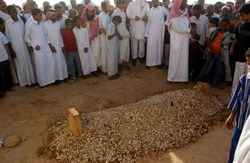 سعودي يفارق الحياة أثناء مشاركته في تشييع جنازة