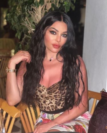  هيفاء وهبي تعبر عن حريتها بطريقتها الخاصة .. شاهد