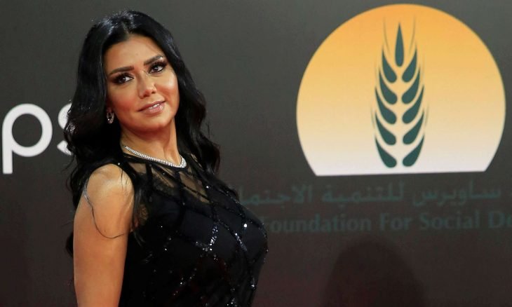  أفخاذ رانيا يوسف حديث مواقع التواصل وهذا من تحرش بها .. شاهد