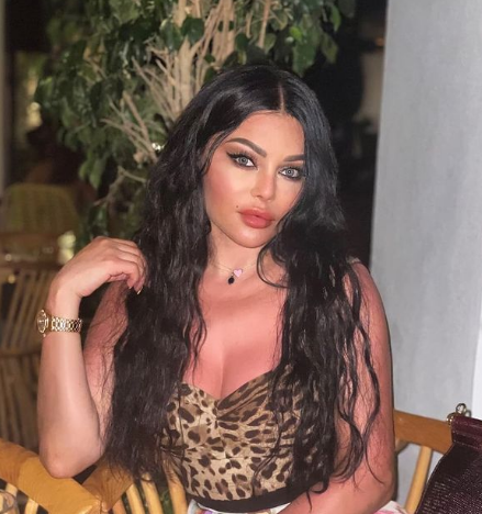  هيفاء وهبي تستعرض عملية تجميلها الأخيرة بإطلالة صادمة .. شاهد