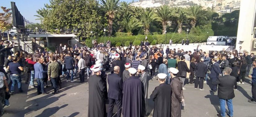 بالصور  ..  تشييع جثمان الفنان صباح فخري 