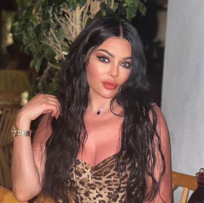 هيفاء وهبي بدون لباس داخل حوض الاستحمام .. شاهد