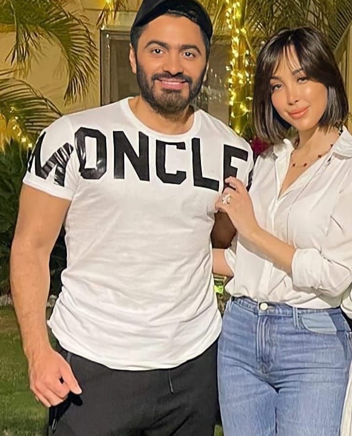  زوجة تامر حسني تفضحه بسبب إطلالتها الاخيرة .. شاهد