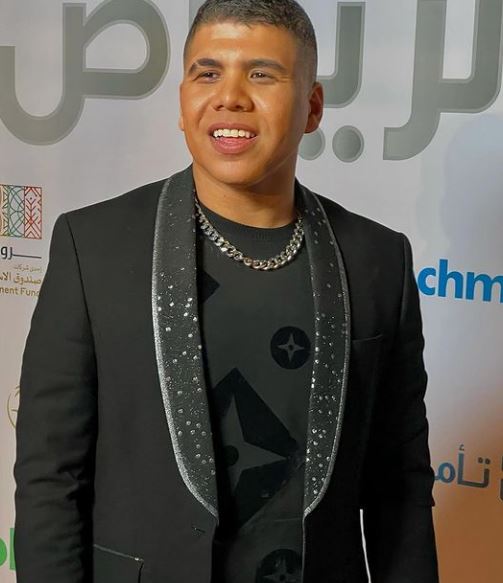  عمرو كمال ينهار بكائا بسبب التمور والحليب .. شاهد