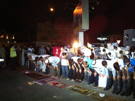 الآلاف يشاركون في ليلة الاستبشار بسقوط بشار .. صور