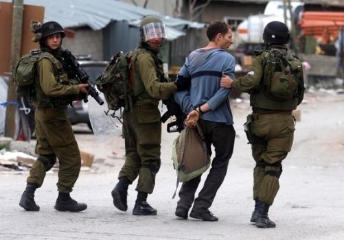 الاحتلال يعلن اعتقال فلسطينيين تسللا من غزة
