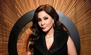اليسا بفتحة فستان طويلة وشاب يحاول لمسها  ..  شاهد ردة فعها الصادمة