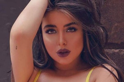 شاهد هيا مرعشلي بملابس النوم وتدخن بطريقة مثيرة