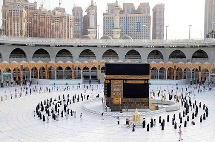 الأزهر يعلق على قرار السعودية السماح للمرأة بالعمرة دون محرم