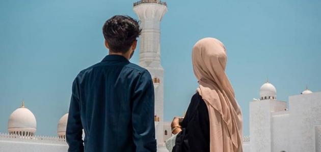 هل تقبيل الزوجة في نهار رمضان يفسد الصيام؟
