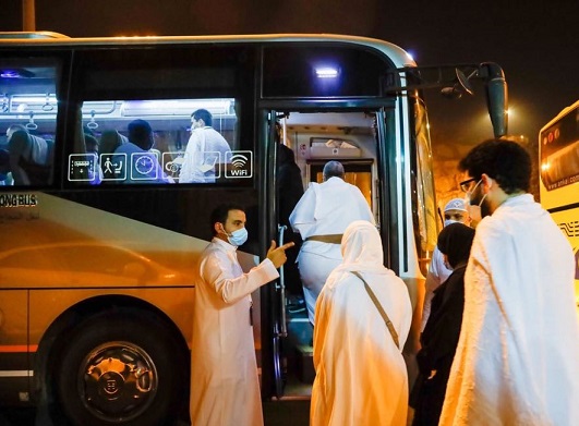 50  حافلة تنطلق لأداء العمرة أوائل رمضان