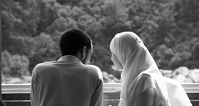 ما حكم معاشرة الزوجة وقت أذان الفجر؟ الإفتاء توضح