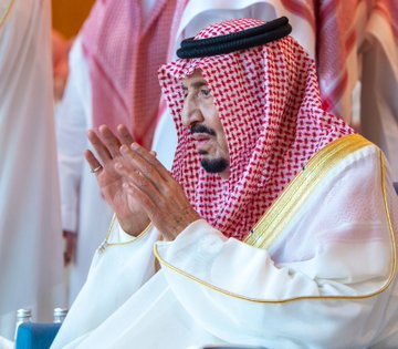 زعماء عرب يؤدون صلاة العيد.. صور