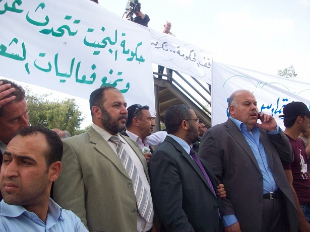 الحركة الإسلامية تعتصم في الزرقاء والسلط الجمعة